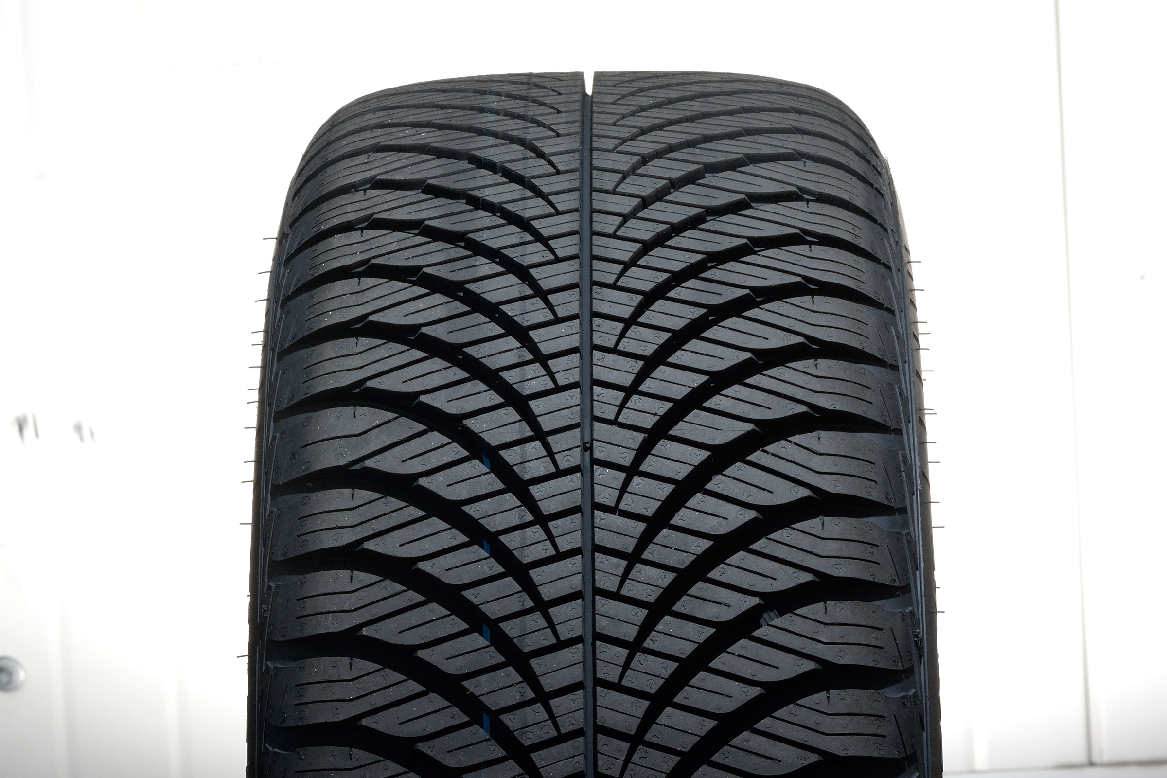 Goodyear Vector 4Seasons SUV G2 (2)
